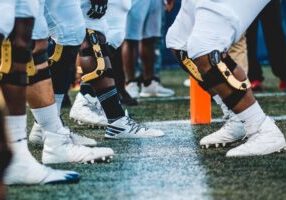 Football players lining up