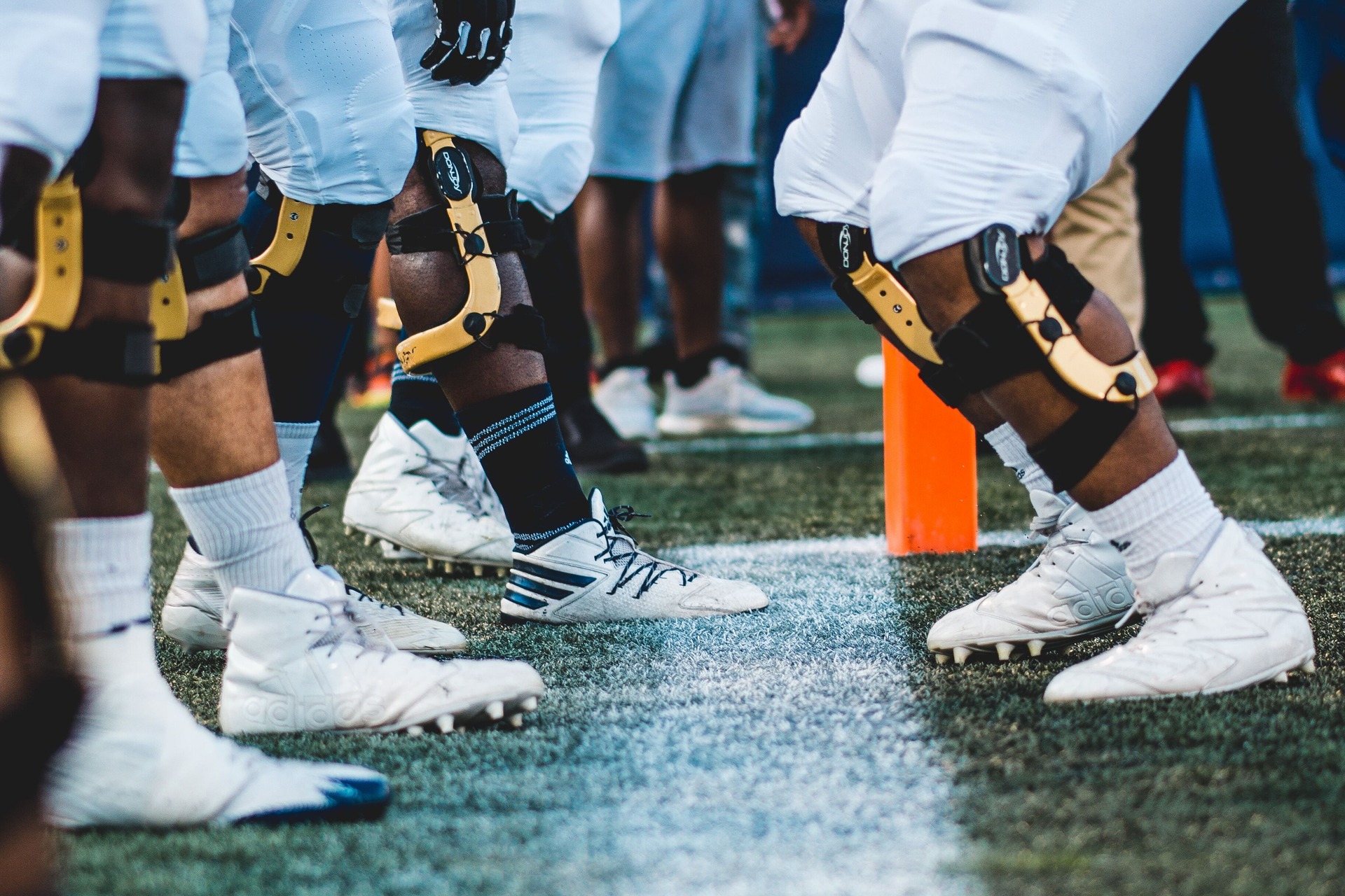 Football players lining up